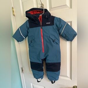 Like new Patagonia baby snow pile one piece - size 6-12 months